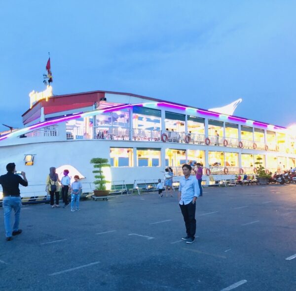 Tàu Bến Nghé 2/9