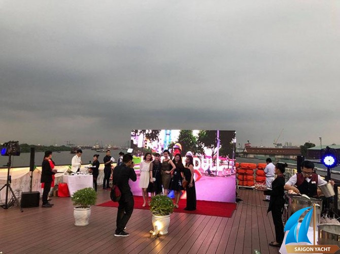 to chuc tiec tau sai gon 2 1559